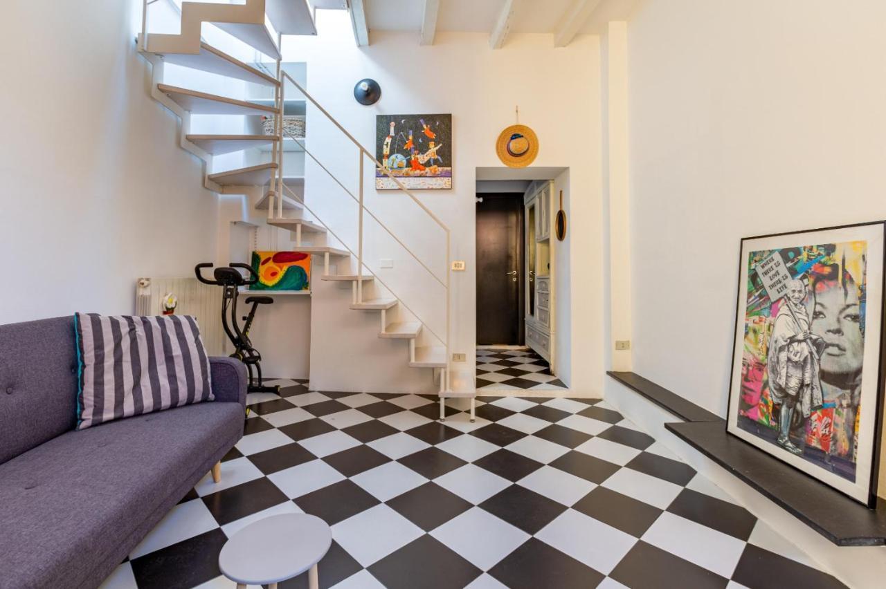 Porta Ticinese Colorful Apartment! *