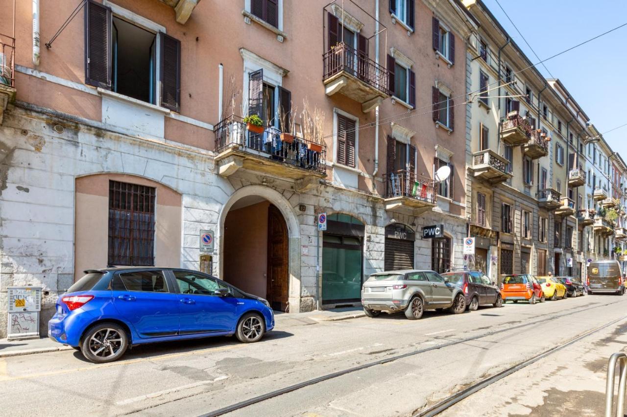 Porta Ticinese Colorful Apartment!